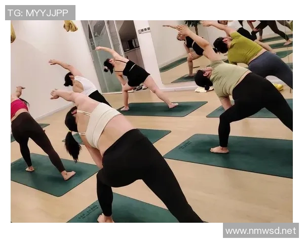 瑜伽用品选购指南助你提升练习体验从垫子到配件全面解析 瑜伽用品选购指南助你提升练习体验从垫子到配件全面解析