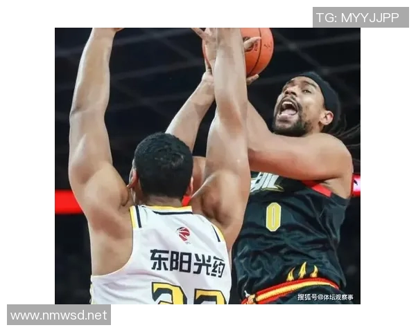 上海篮球队实力之争引发热议球迷观点碰撞成焦点