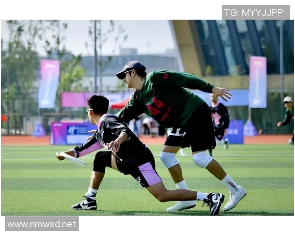 成都飞盘队的转型之路与飞盘运动的崛起探析